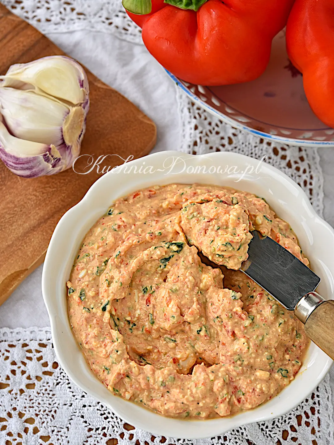 Pasta z pieczonej papryki i fety