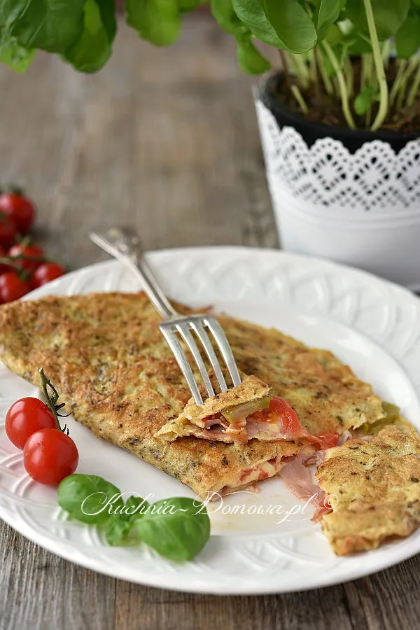 Omlet z szynką i warzywami