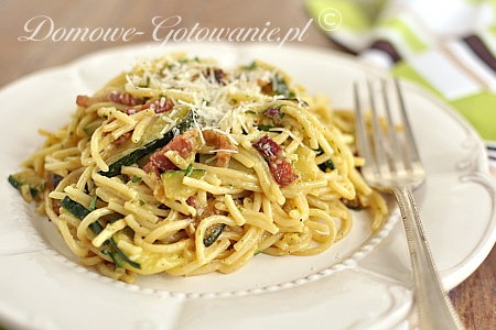 Spaghetti Carbonara z cukinią