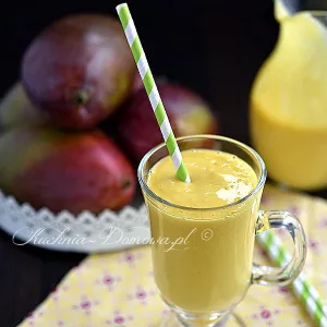 Mango lassi