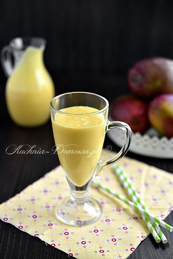 Mango lassi