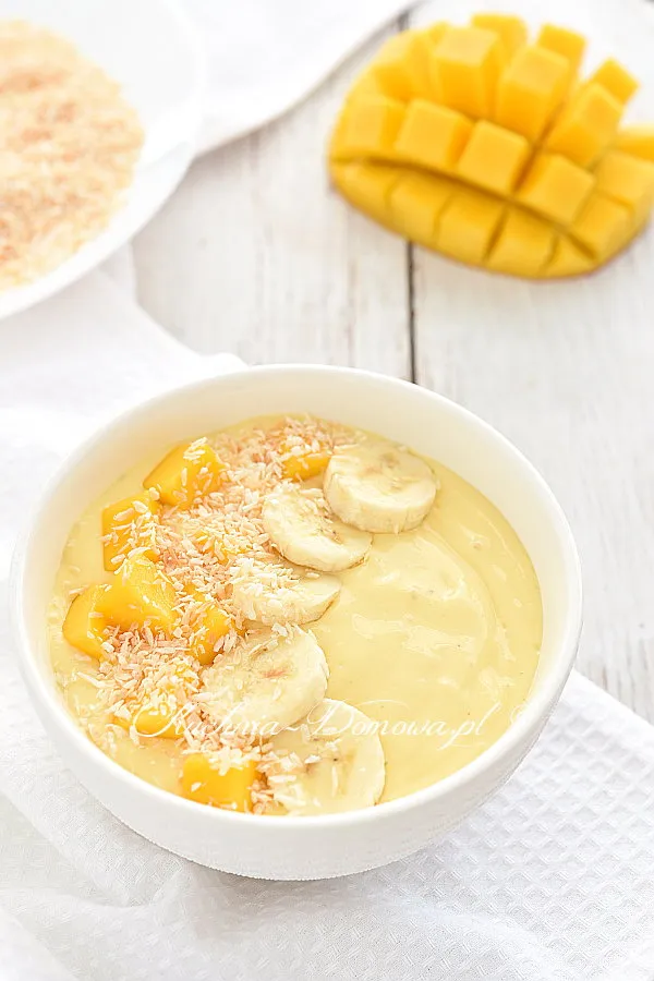 Smoothie bowl z mango i banana