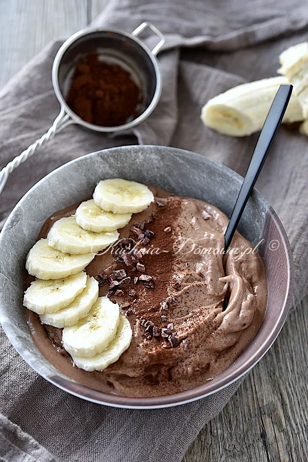 Czekoladowo- bananowe smoothie bowl