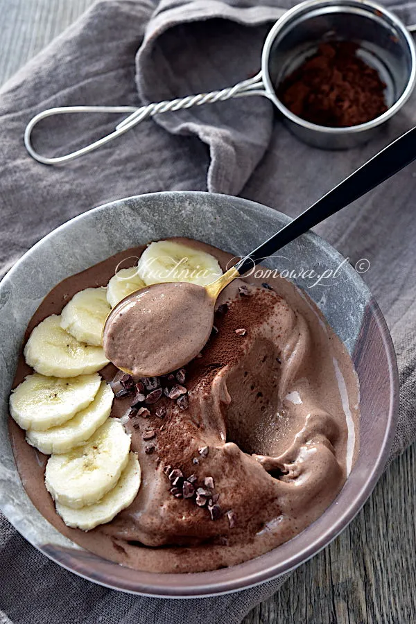 Czekoladowo- bananowe smoothie bowl