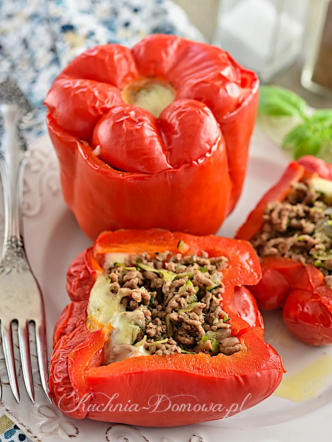Papryki faszerowane mięsem mielonym i cukinią