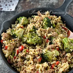 Ryż z mięsem mielonym i brokułem
