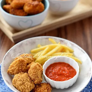 Chicken nuggets w płatkach kukurydzianych