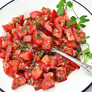 Surówka z pomidorów i cebuli